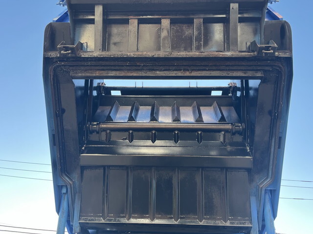 UDトラックスコンドルパッカー車（塵芥車）中型（4t）[写真15]