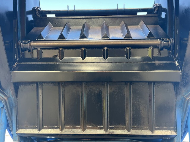 UDトラックスコンドルパッカー車（塵芥車）中型（4t）[写真16]