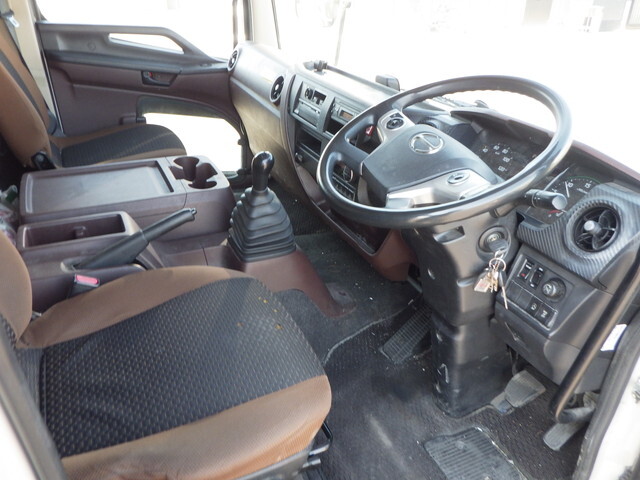 日野レンジャーアルミウイング中型（4t）[写真04]