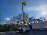 いすゞエルフ高所作業車小型（2t・3t）[写真01]