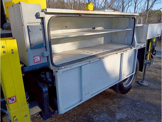 いすゞエルフ高所作業車小型（2t・3t）[写真31]