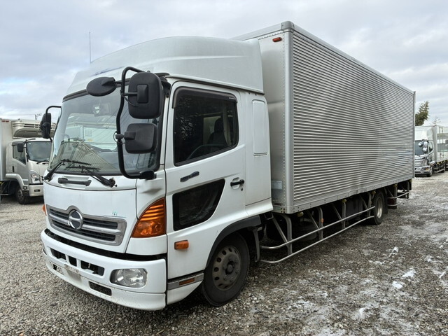 日野レンジャーアルミバン中型（4t）[写真01]