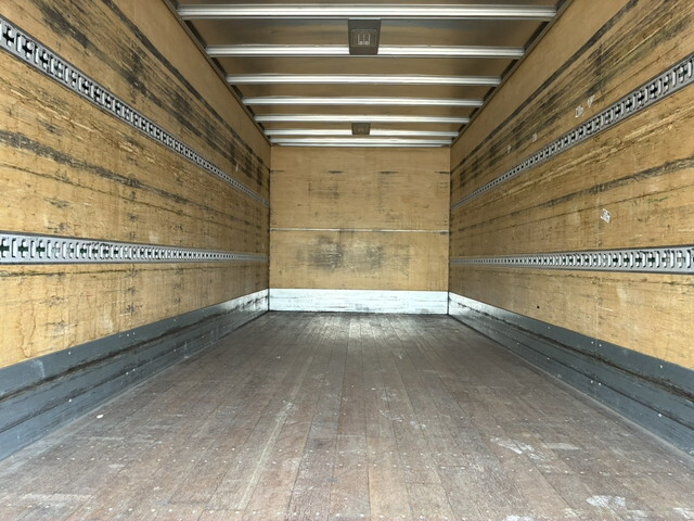 日野レンジャーアルミバン中型（4t）[写真12]