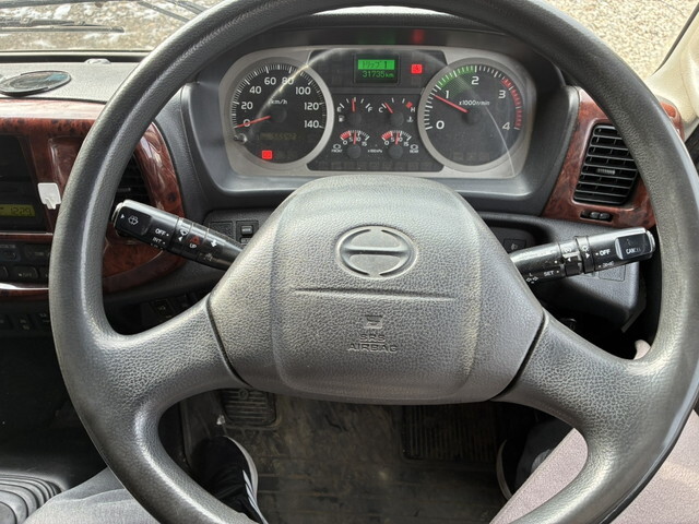 日野レンジャーアルミバン中型（4t）[写真33]