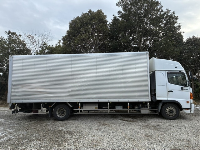 日野レンジャーアルミバン中型（4t）[写真06]