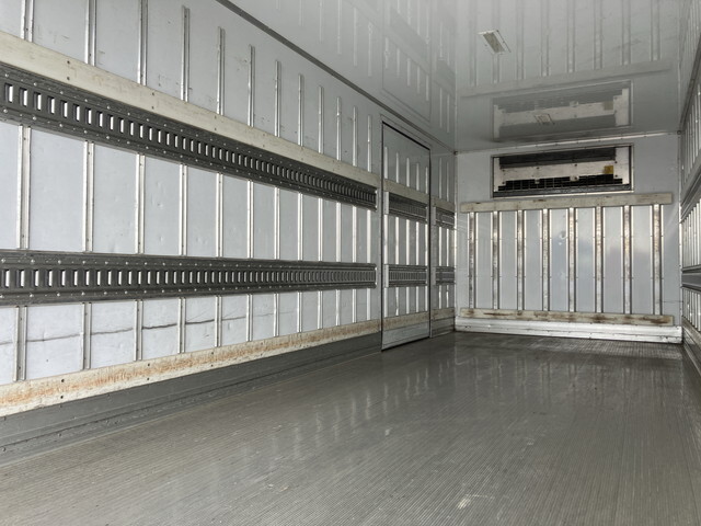 日野レンジャー冷凍車（冷蔵車）中型（4t）[写真12]