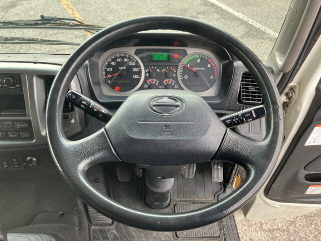 日野レンジャー冷凍車（冷蔵車）中型（4t）[写真34]