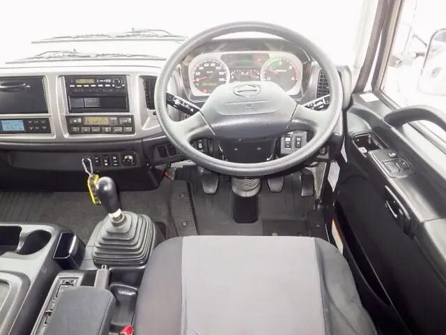 日野レンジャー冷凍車（冷蔵車）中型（4t）[写真11]