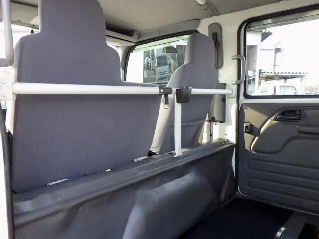 いすゞエルフダブルキャブ（Wキャブ）小型（2t・3t）[写真12]