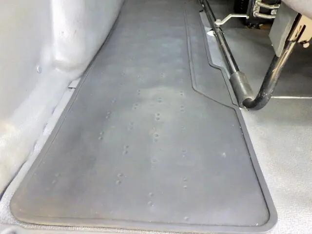 いすゞエルフダブルキャブ（Wキャブ）小型（2t・3t）[写真13]