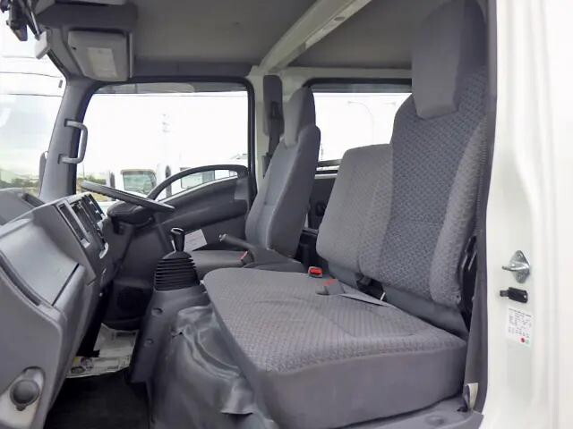 いすゞエルフダブルキャブ（Wキャブ）小型（2t・3t）[写真11]