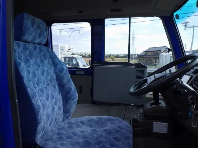 三菱ふそうローザマイクロバス[写真08]