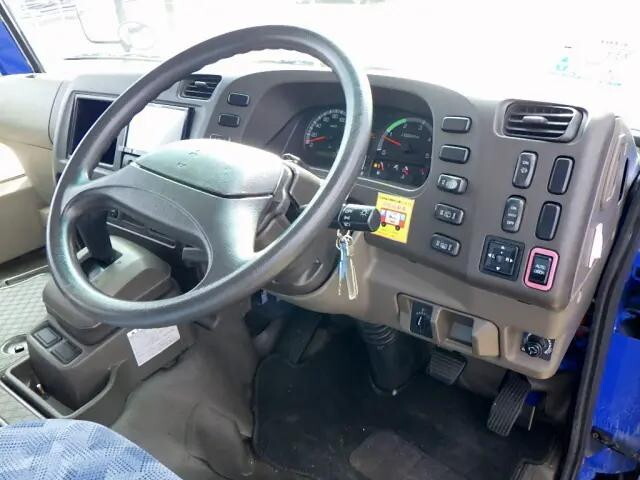 三菱ふそうローザマイクロバス[写真09]