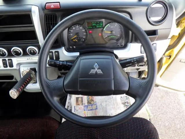 三菱ふそうキャンタークレーン5段小型（2t・3t）[写真12]