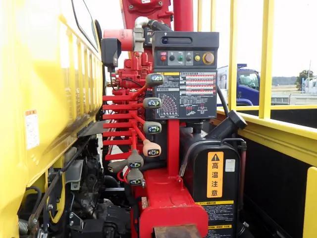 三菱ふそうキャンタークレーン5段小型（2t・3t）[写真09]