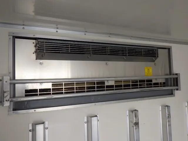 三菱ふそうキャンター冷凍車（冷蔵車）小型（2t・3t）[写真10]