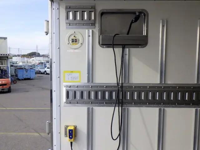 三菱ふそうキャンター冷凍車（冷蔵車）小型（2t・3t）[写真12]