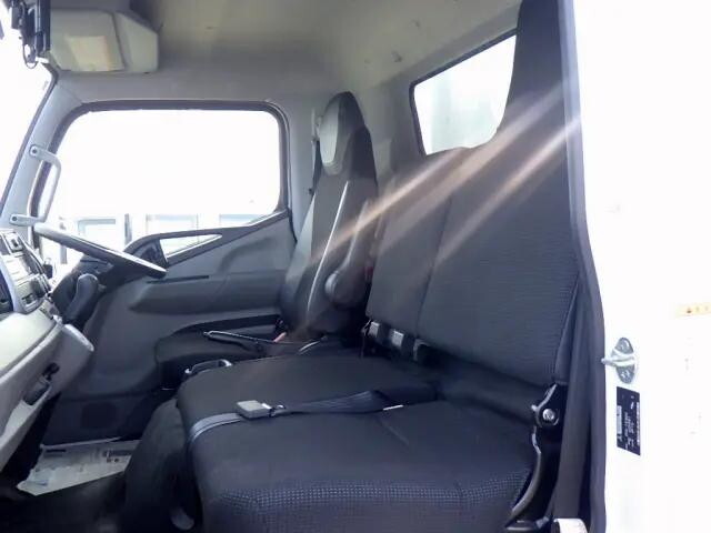 三菱ふそうキャンター冷凍車（冷蔵車）小型（2t・3t）[写真13]