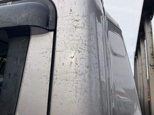 三菱ふそうキャンター平ボディ小型（2t・3t）[写真10]