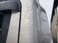 三菱ふそうキャンター平ボディ小型（2t・3t）[写真11]