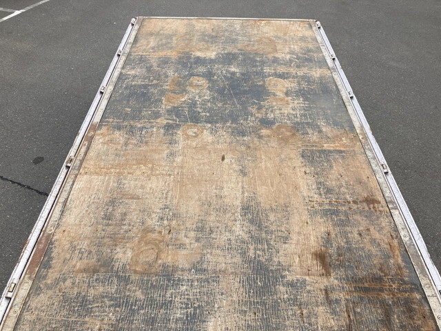 三菱ふそうキャンター平ボディ小型（2t・3t）[写真16]