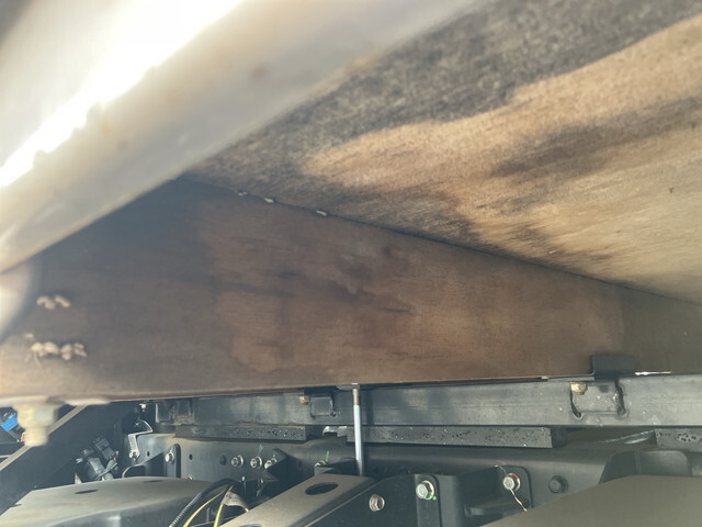 三菱ふそうキャンター平ボディ小型（2t・3t）[写真23]