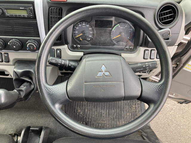 三菱ふそうキャンター平ボディ小型（2t・3t）[写真33]