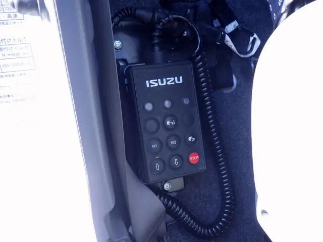 いすゞフォワードアルミバン中型（4t）[写真17]