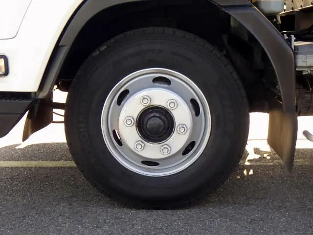 いすゞフォワードアルミバン中型（4t）[写真24]