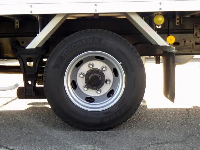 いすゞフォワードアルミバン中型（4t）[写真25]