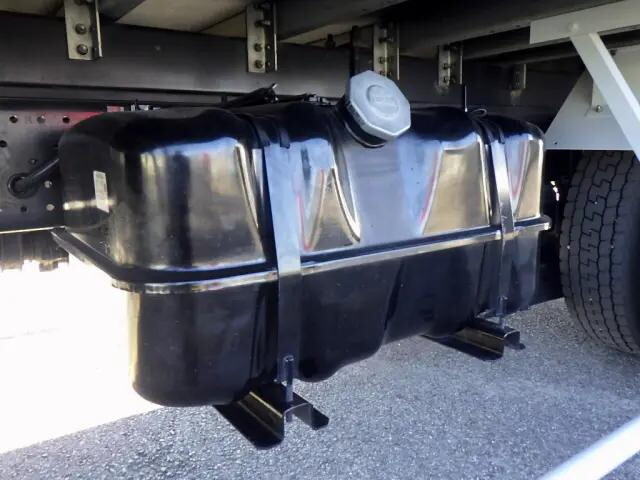 いすゞフォワードアルミバン中型（4t）[写真34]