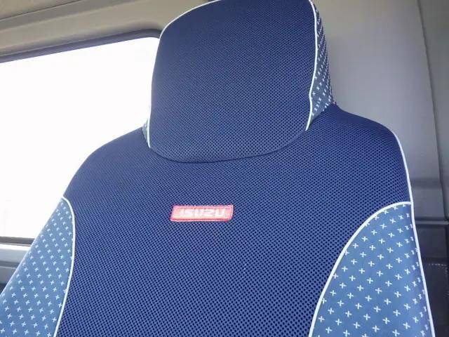 いすゞフォワードアルミバン中型（4t）[写真40]