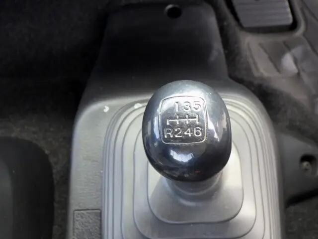 日野レンジャー平ボディ中型（4t）[写真12]