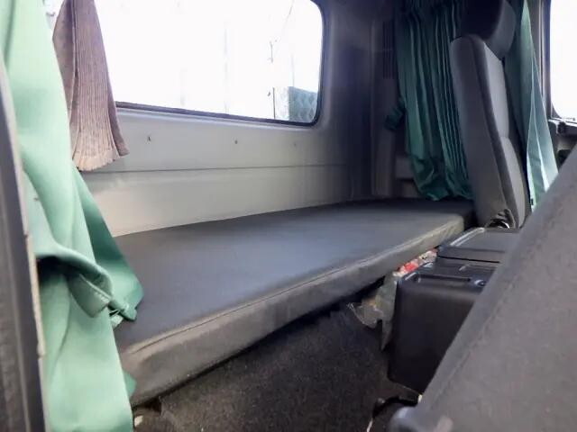 日野レンジャー平ボディ中型（4t）[写真16]