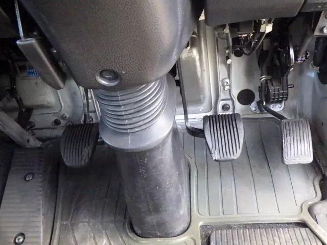 日野レンジャー平ボディ中型（4t）[写真17]