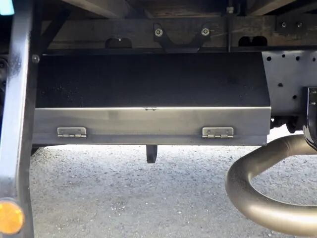 日野レンジャー平ボディ中型（4t）[写真34]