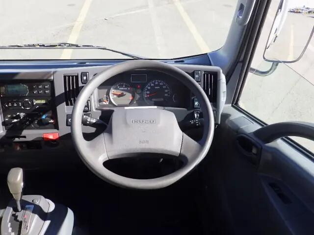 いすゞエルフ冷凍車（冷蔵車）小型（2t・3t）[写真11]