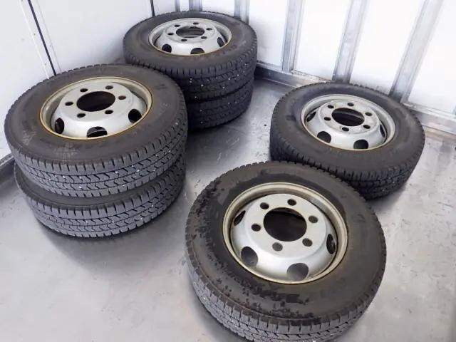 いすゞエルフ冷凍車（冷蔵車）小型（2t・3t）[写真24]