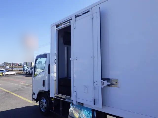 いすゞエルフ冷凍車（冷蔵車）小型（2t・3t）[写真29]