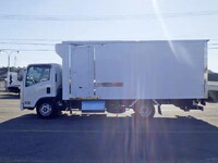 いすゞエルフ冷凍車（冷蔵車）小型（2t・3t）[写真02]