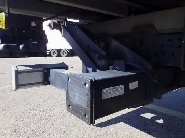 いすゞエルフ冷凍車（冷蔵車）小型（2t・3t）[写真38]