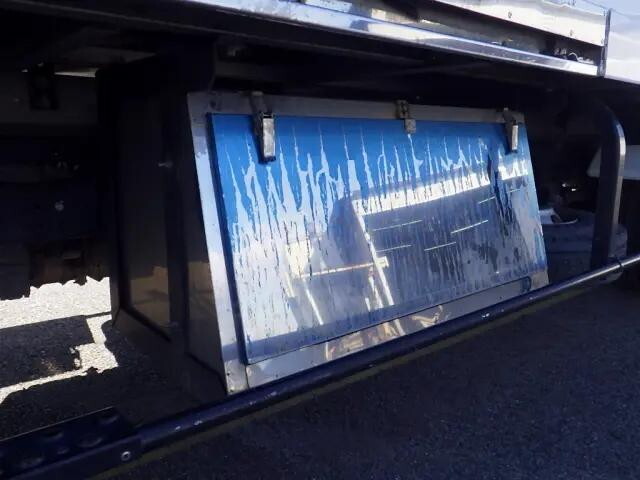 いすゞエルフ冷凍車（冷蔵車）小型（2t・3t）[写真40]