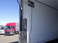 いすゞエルフ冷凍車（冷蔵車）小型（2t・3t）[写真07]