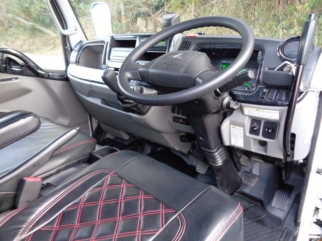 三菱ふそうキャンターダンプ小型（2t・3t）[写真16]
