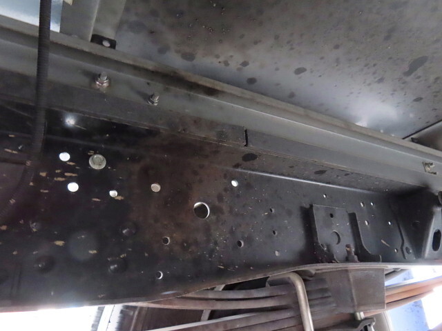 いすゞエルフ冷凍車（冷蔵車）小型（2t・3t）[写真10]