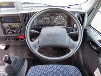 いすゞエルフ冷凍車（冷蔵車）小型（2t・3t）[写真23]