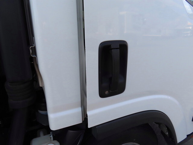 いすゞエルフ冷凍車（冷蔵車）小型（2t・3t）[写真27]