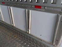 いすゞエルフ冷凍車（冷蔵車）小型（2t・3t）[写真33]