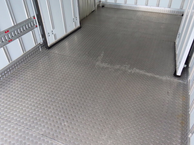 いすゞエルフ冷凍車（冷蔵車）小型（2t・3t）[写真33]