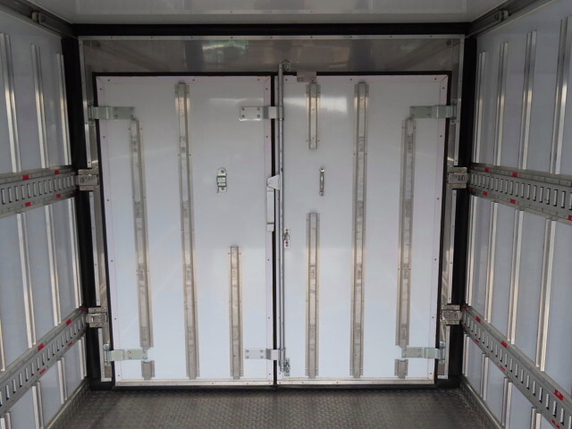 いすゞエルフ冷凍車（冷蔵車）小型（2t・3t）[写真34]